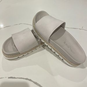 BRAND NEW J SLIDES LEATHER FLAT SLIDE. Size 7.5